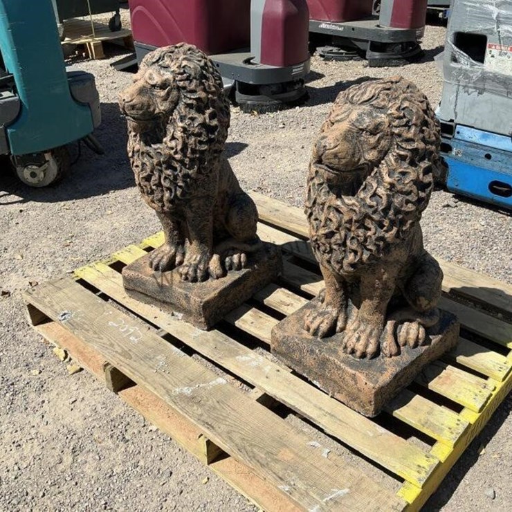 (2) CONCRETE LION STATUES
