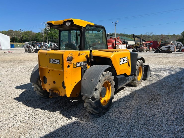 2018-jcb-525-60-image-4