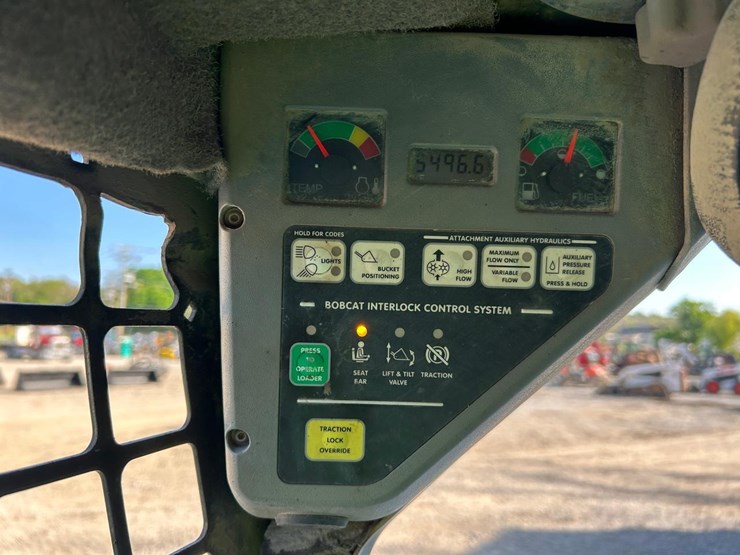 bobcat-s220-image-21