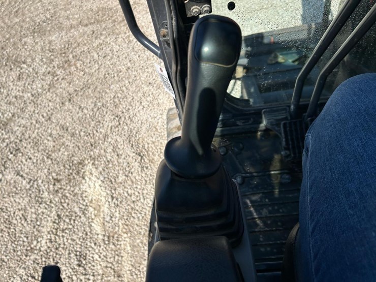 2021-kubota-kx040-4-image-26