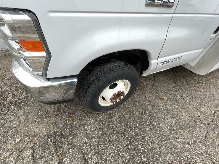 2016-ford-e450-image-18
