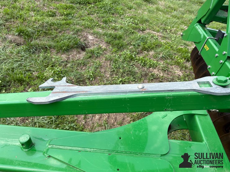 2014-john-deere-2310-image-14