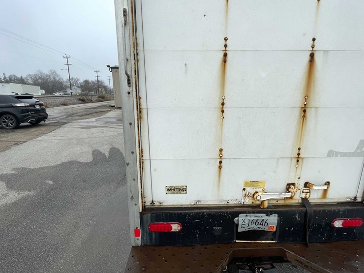 2016-chevrolet-3500-image-23