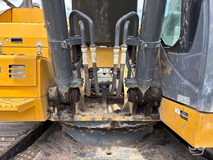 2019-deere-210g-image-17