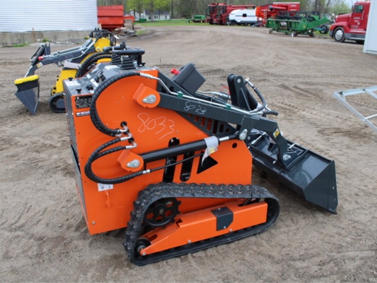 #8033-•-mini-skid-steer-loader-image-5
