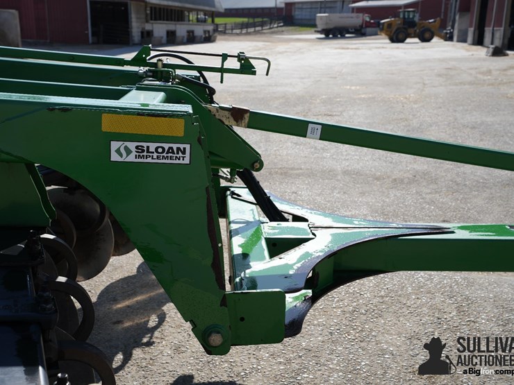 2011-john-deere-2700-image-13