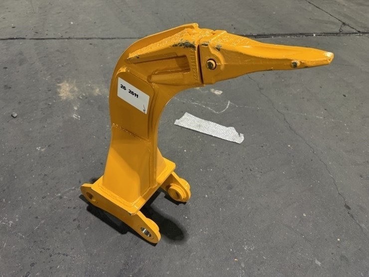 2026-caterpillar-305-image-2