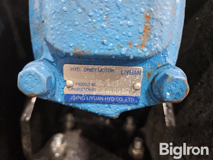 2025-massey-ferguson-730-image-14