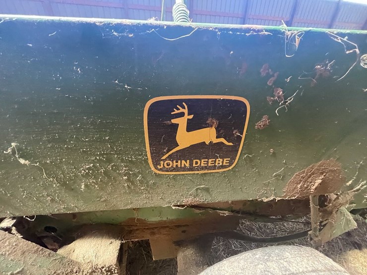john-deere-336-image-25