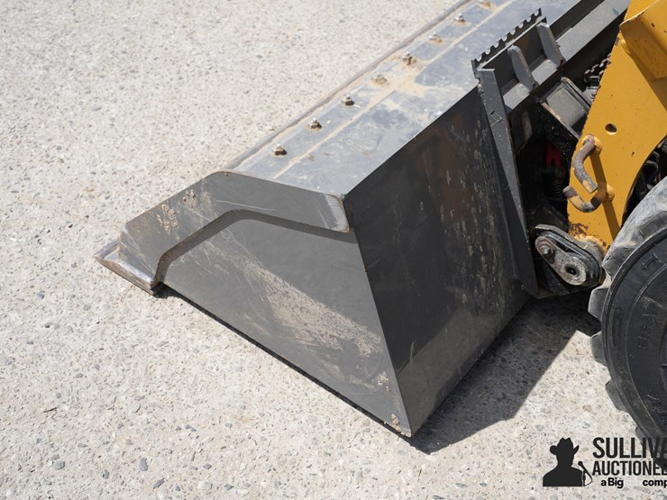 2023-caterpillar-226d3-image-15