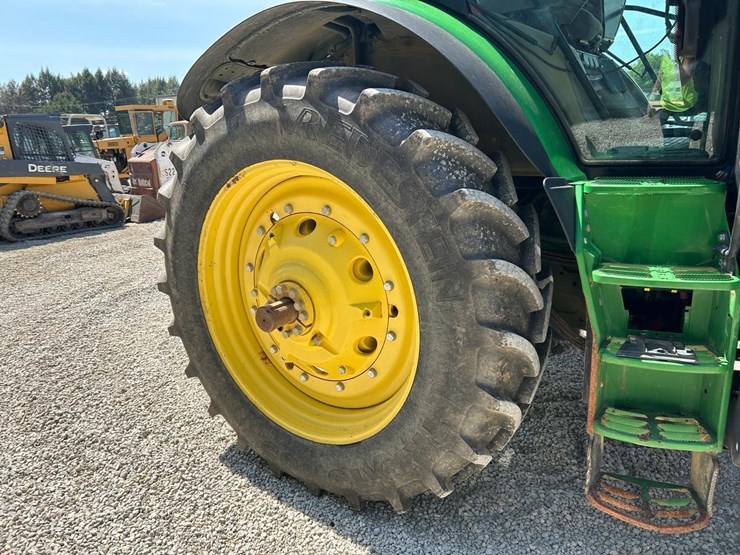 2018-john-deere-6215r-image-14