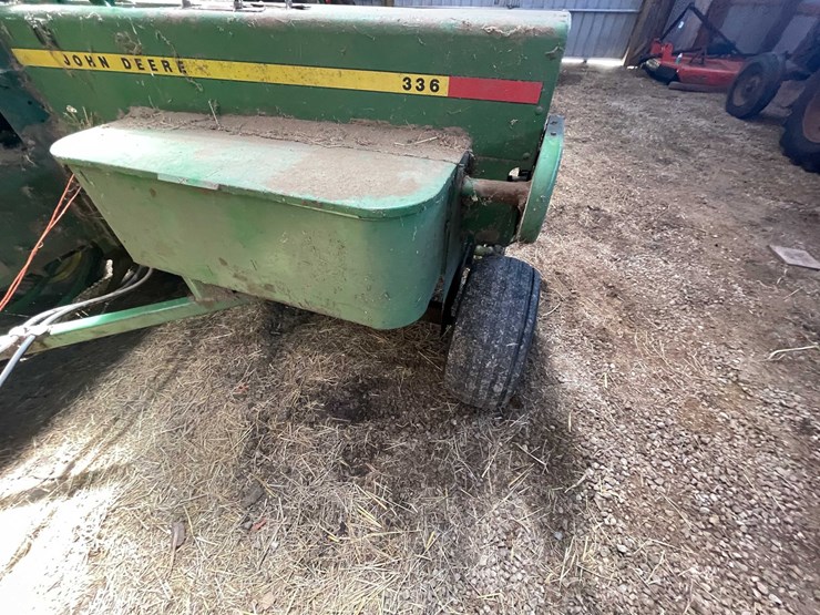 john-deere-336-image-13