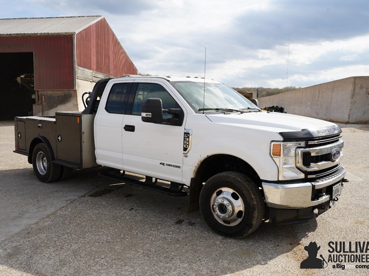 2021-ford-f350-xlt-image-3