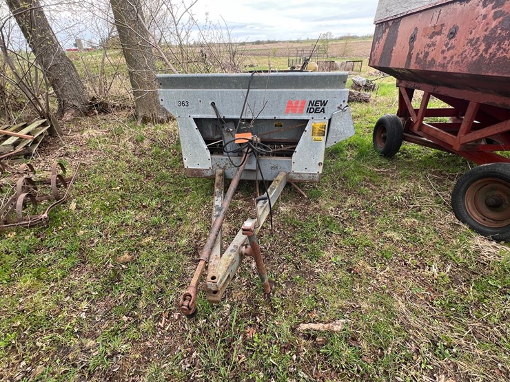 #9560-•-new-idea-parts-spreader-image-1