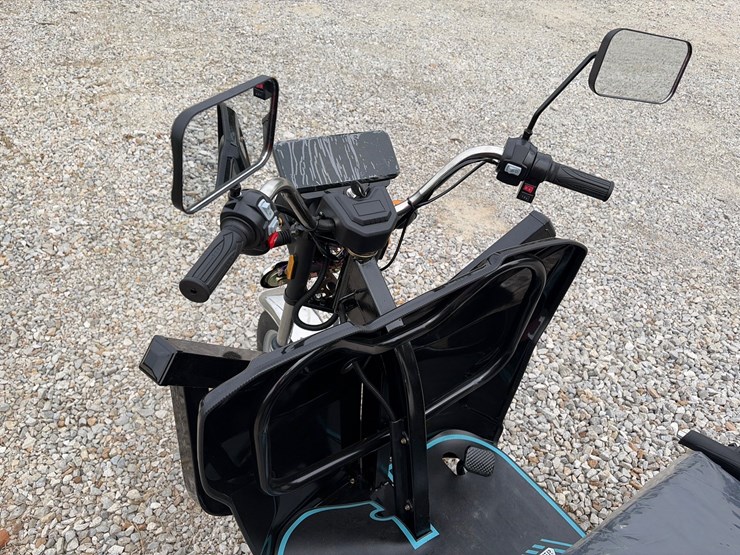 #308-•-unused-2026-iret13-electric-tricycle-image-5