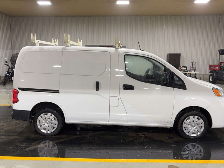 2020-nissan-nv200-image-6
