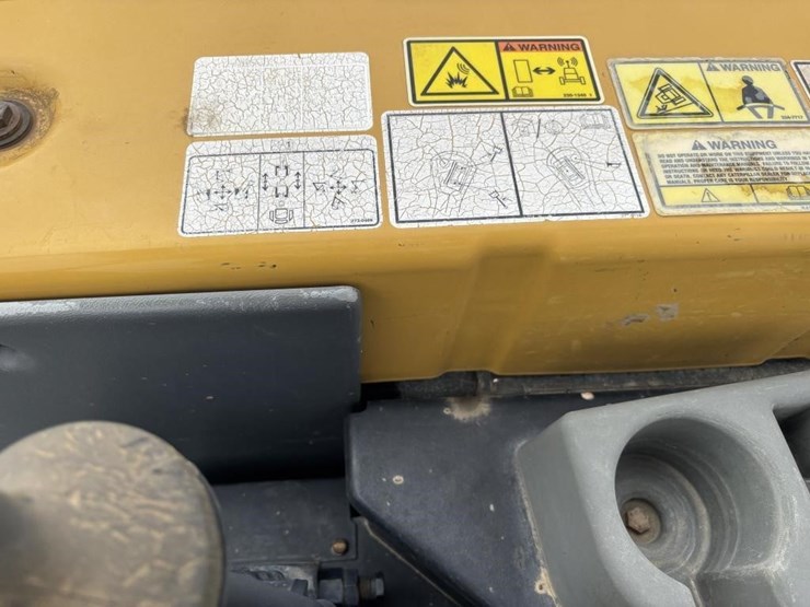 2015-caterpillar-305e2-cr-image-39
