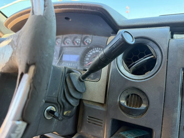 2010-ford-f150-image-40