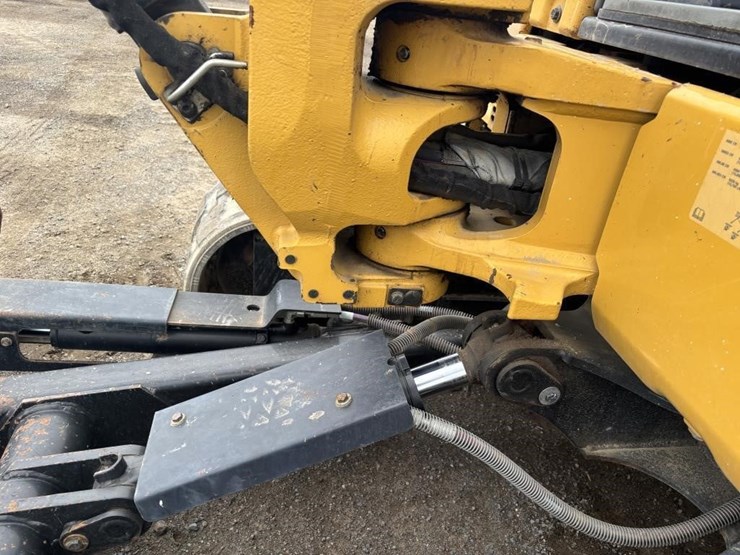 2015-caterpillar-305e2-cr-image-22