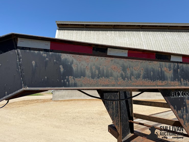 2015-elite-trailers-t/a-gooseneck-flatbed-trailer-image-12