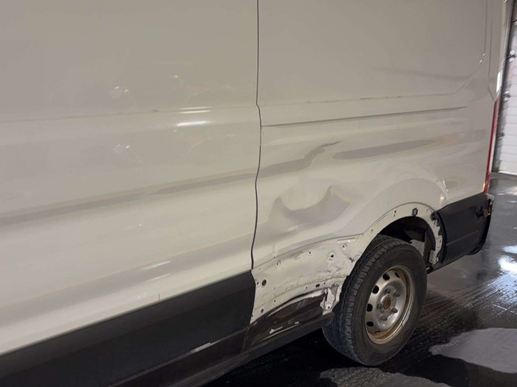 2019-ford-transit-image-24