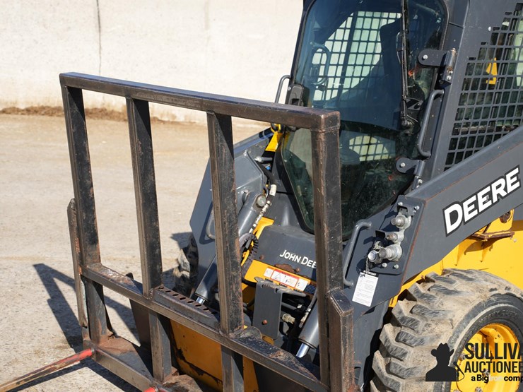 2022-deere-318g-image-11
