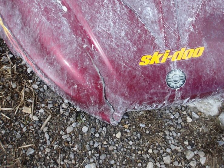 #9225-•-ski-doo-formula-500-snowmobile-hood-image-3