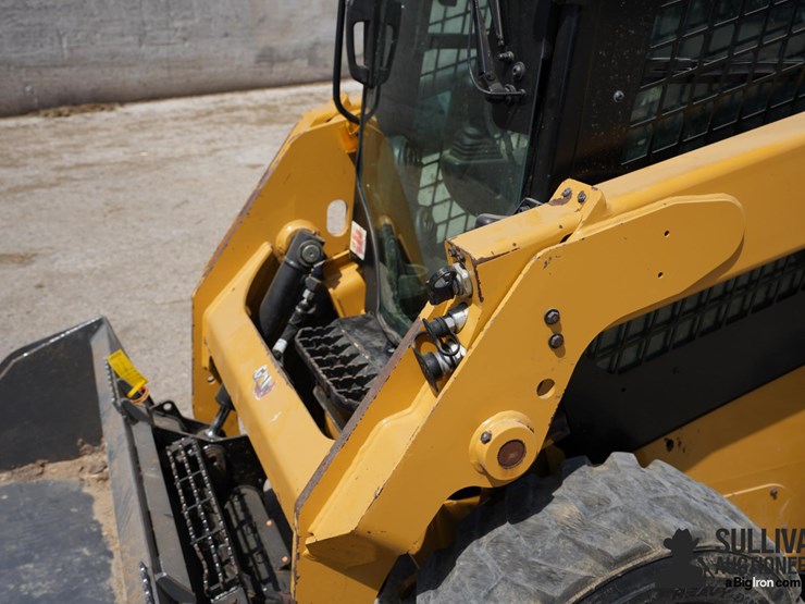 2023-caterpillar-226d3-image-12