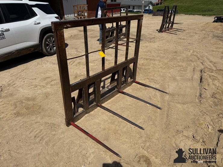 4-prong-bale-spear-attachment-image-1