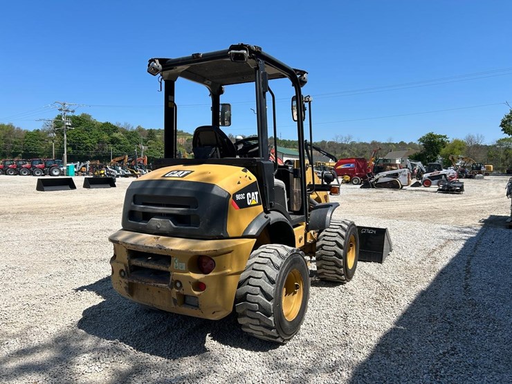 2015-caterpillar-903c-image-4