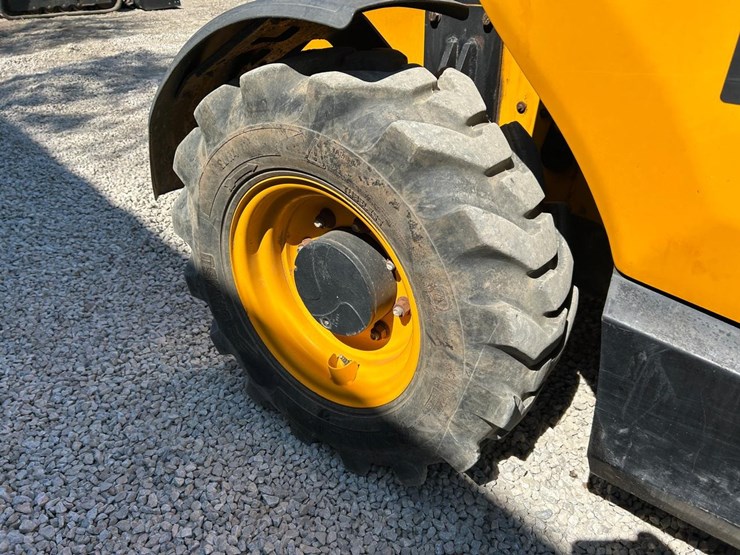 2018-jcb-525-60-image-14