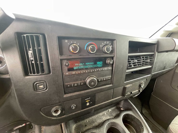 2016-chevrolet-3500-image-49