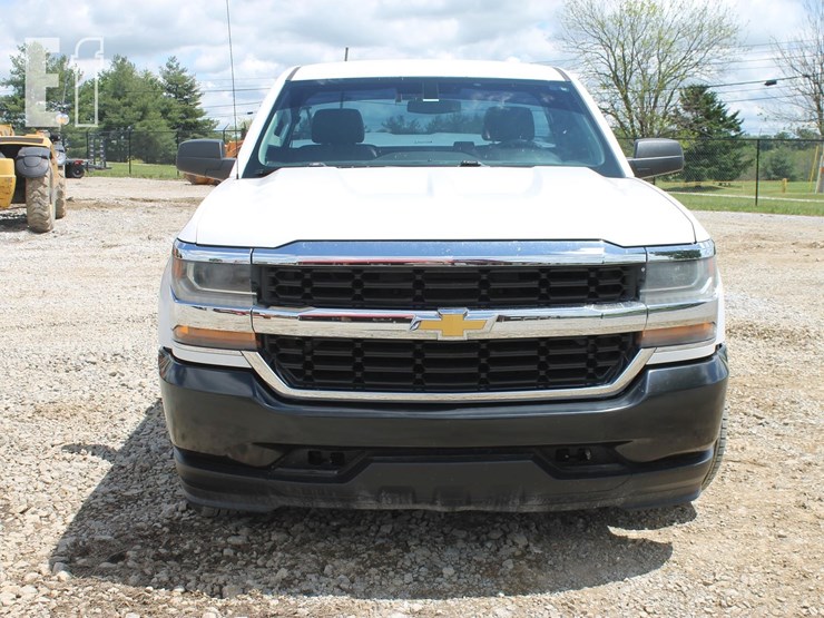 2016-chevrolet-silverado-1500-image-2