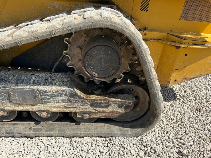 2019-deere-325g-image-18