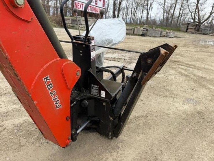2007-kioti-dk65s-image-77