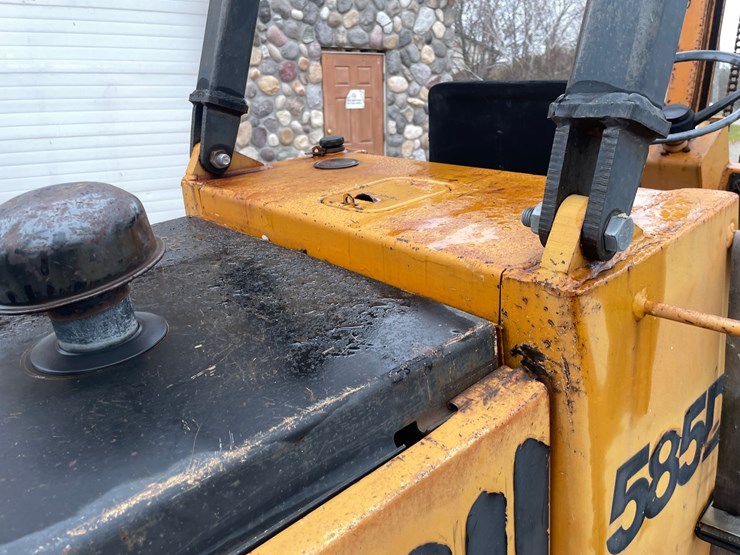 #406-•-case-585d-construction-king-forklift-(appleton,-wi)-image-56