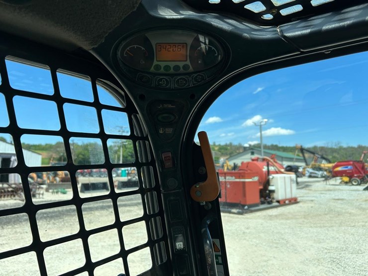 2015-bobcat-t650-image-26