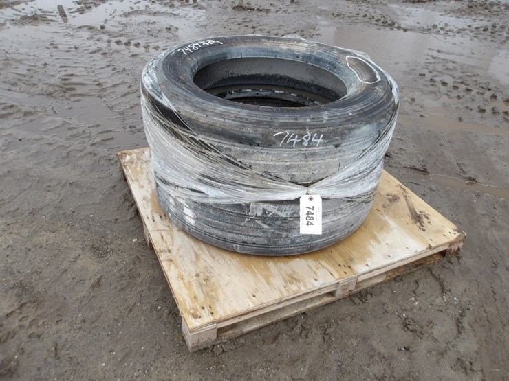 #7484-•-(2)-225/70r22.5-bridgestone-semi-tires-image-1