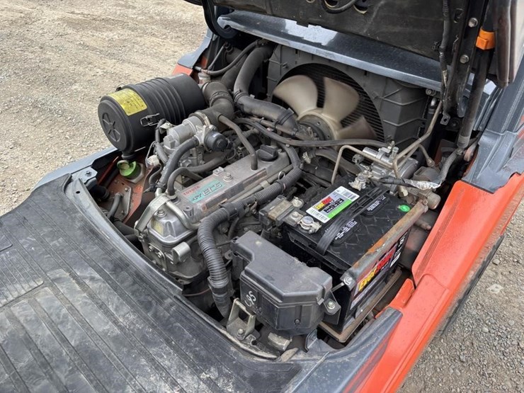 2017-toyota-8fgu25-image-26