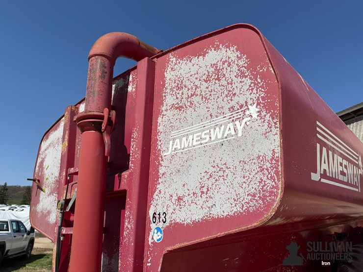 2010-jamesway-ultra-trac-5700-image-15