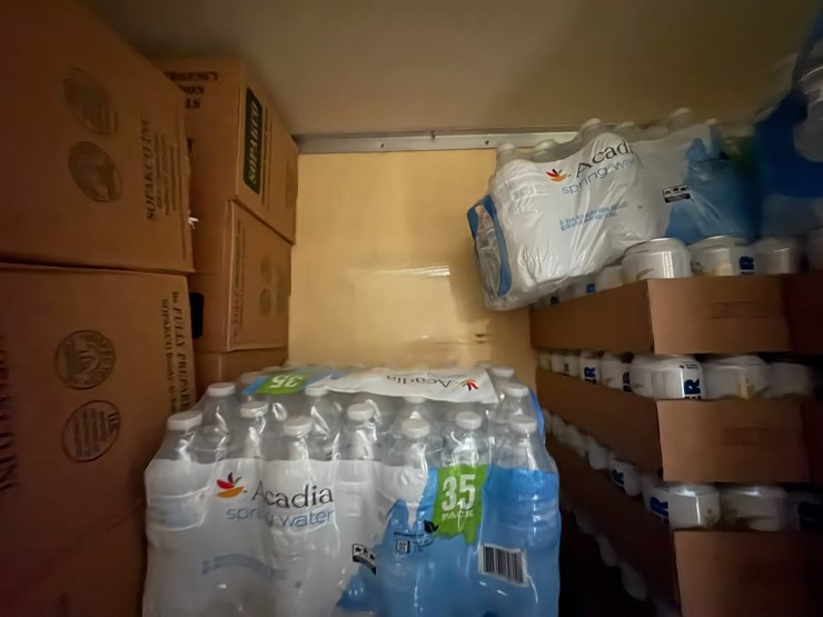 #42073-•-lot-of-mre-meals-&-water-image-10