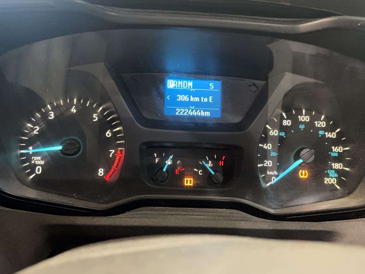 2019-ford-transit-image-12