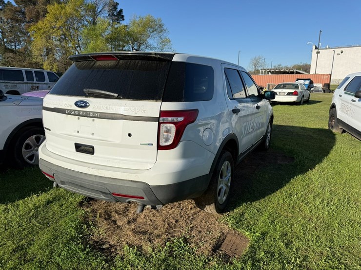 2014-ford-explorer-image-3