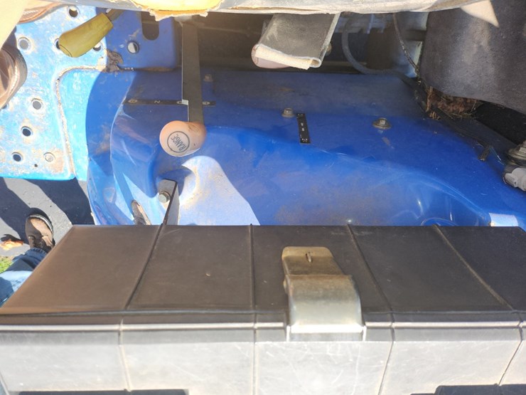 new-holland-35-image-14