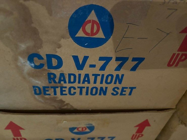 #42071-•-lot-of-(~30)-boxes-of-radiation-detection-sets-image-3