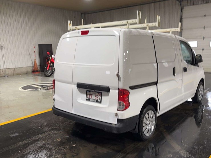 2020-nissan-nv200-image-5