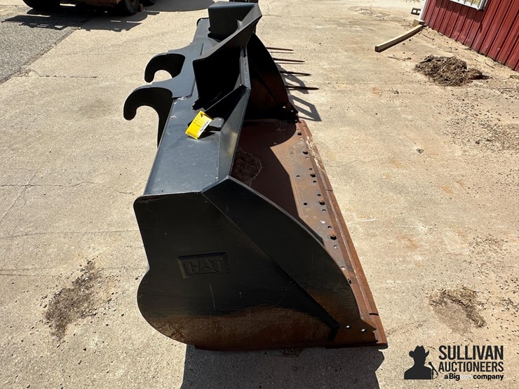 cat-wheel-loader-material-bucket-image-4