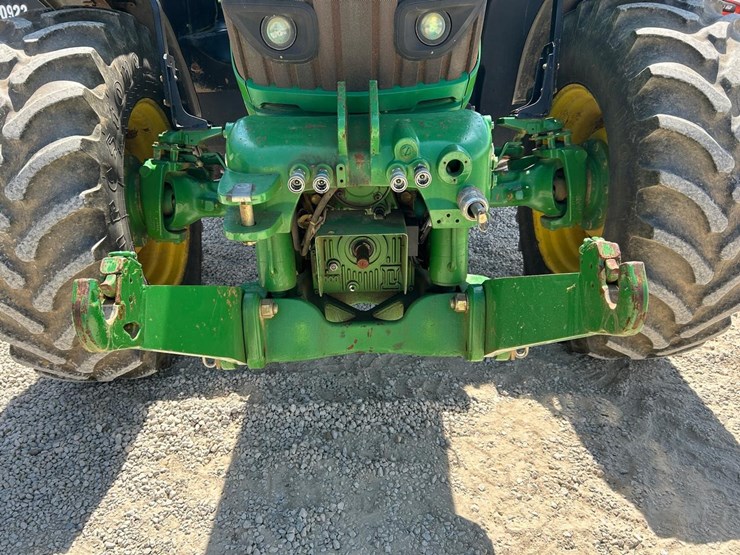 2018-john-deere-6215r-image-9