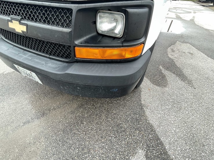 2016-chevrolet-3500-image-14