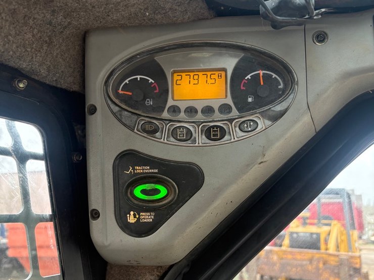 2009-bobcat-s205-image-12